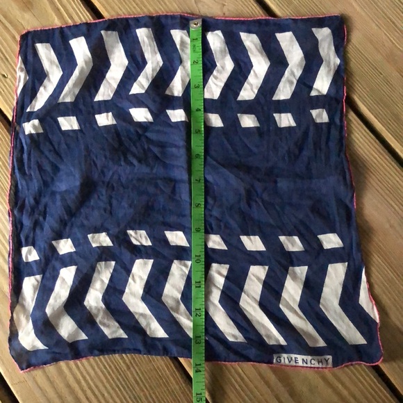Givenchy Vintage Linen Scarf - Picture 7 of 7